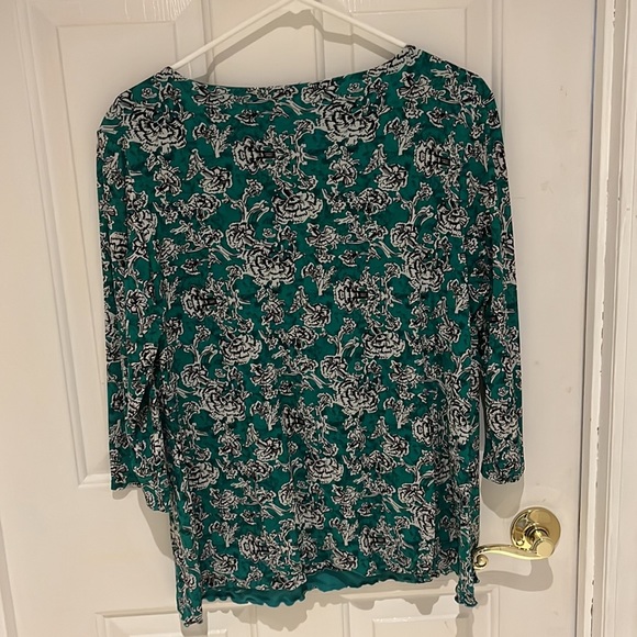 Cute 3/4 sleeve lined stretchy top - Picture 4 of 5